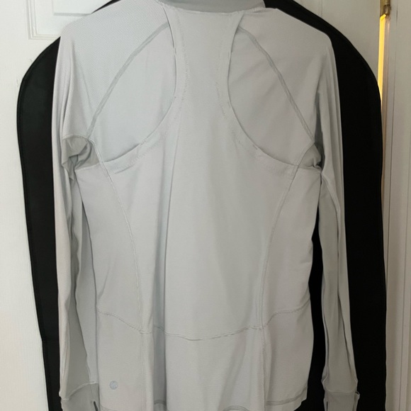 size 8 lulu pullover - Picture 2 of 5